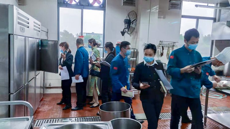 小食品代加工：揭秘其背后的行业秘密与适合人群**